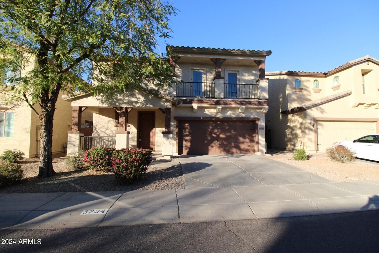 Primary Photo - 3234 E Citadel Dr