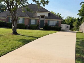 Building Photo - 7300 Senderson Ct