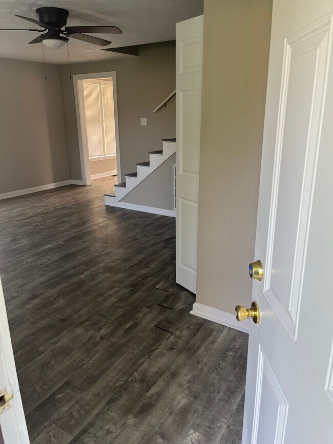 4313 Dover Rd, Louisville, KY 40216 House Rental in Louisville, KY