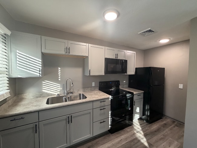 Foto del edificio - 637 S 3rd St