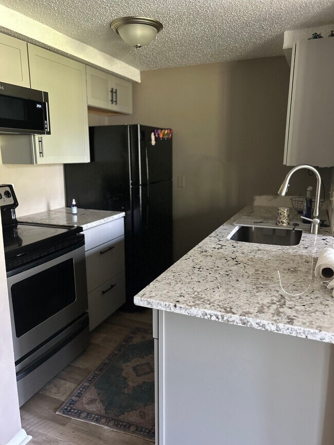 Kitchen - 123 Golf Ter