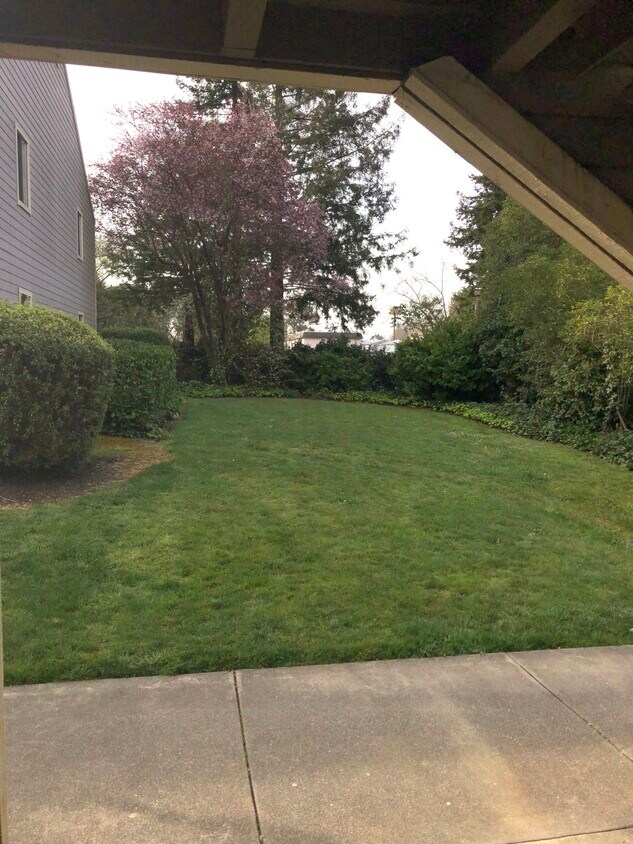 Primary Photo - 233 Enterprise Dr