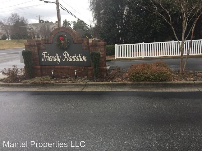 Foto del edificio - 7141 W Friendly Ave