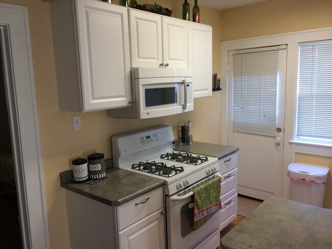 Foto del edificio - West First Duplex