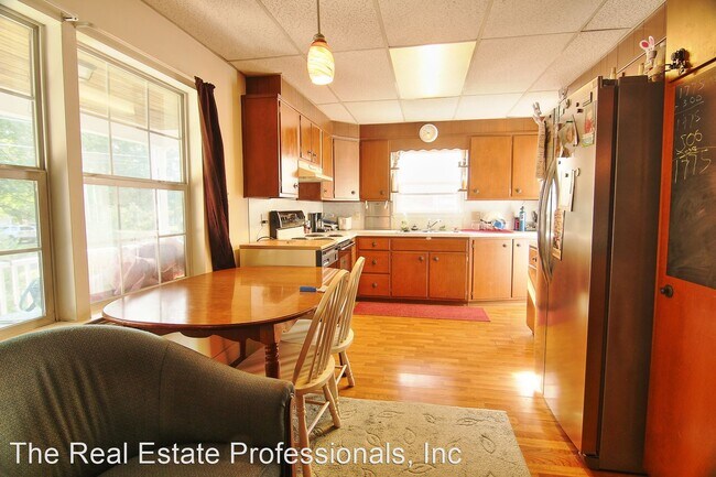 Building Photo - 3 br, 1 bath House - 751 Lincoln Road