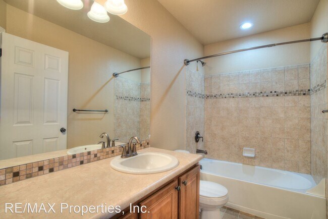 Foto del edificio - 3 br, 2.5 bath House - 5462 Jordy Russ Grove
