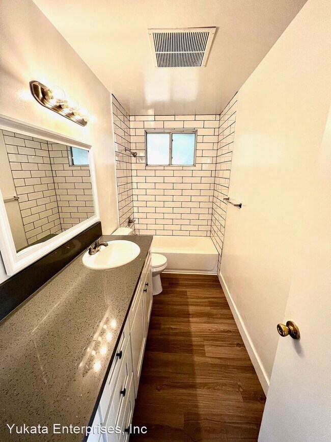 Building Photo - 4 br, 3 bath House - 4952 Hedrick Ave