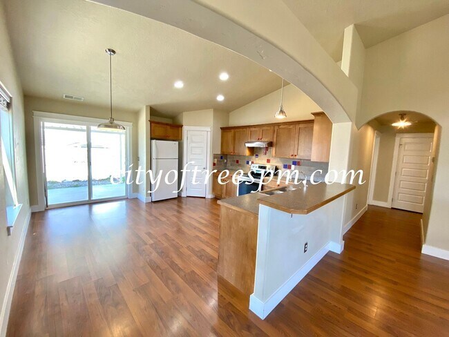 Foto del edificio - 3 br, 2 bath House - 794 W Sandbox St