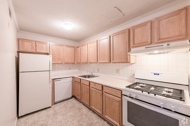 2 BR, 2 BA - Sherwood Park
