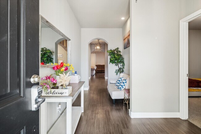 Building Photo - 13014 S Ash St