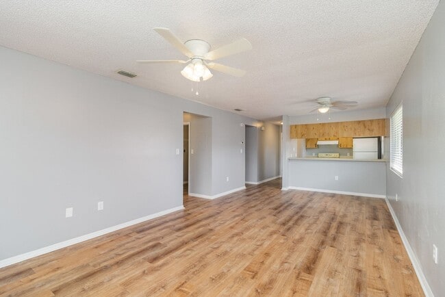 Building Photo - 2290-2296 Fox Hollow Dr.