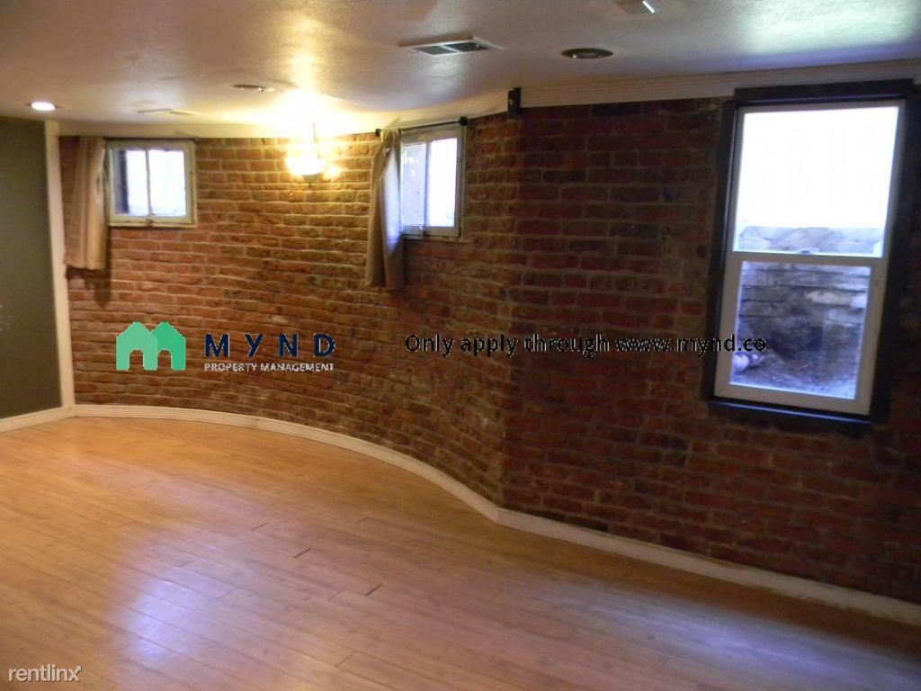 Building Photo - 3 br, 1 bath Apartment - 453 N Downing St 453