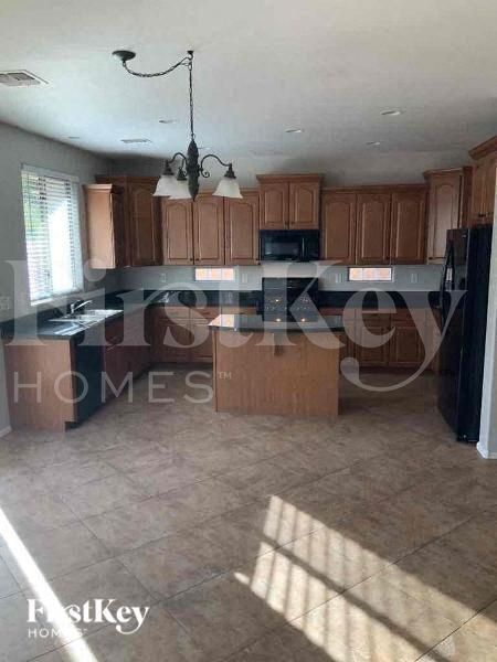 Foto del edificio - 18021 W Sunnyslope Ln