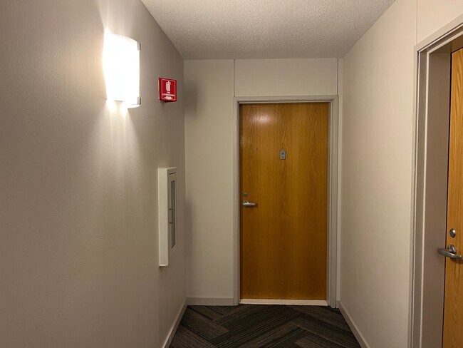 Foto del edificio - 9715 Woods Dr