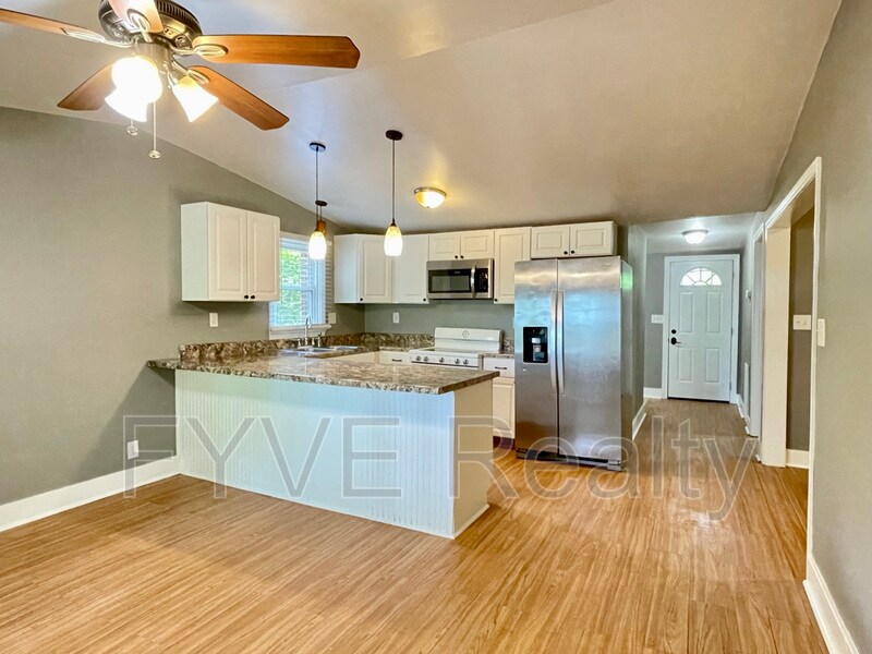 Foto principal - 875 Carter St
