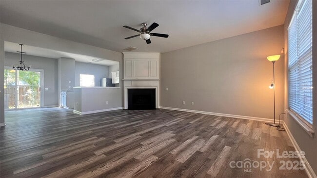 Building Photo - 3261 Mannington Dr