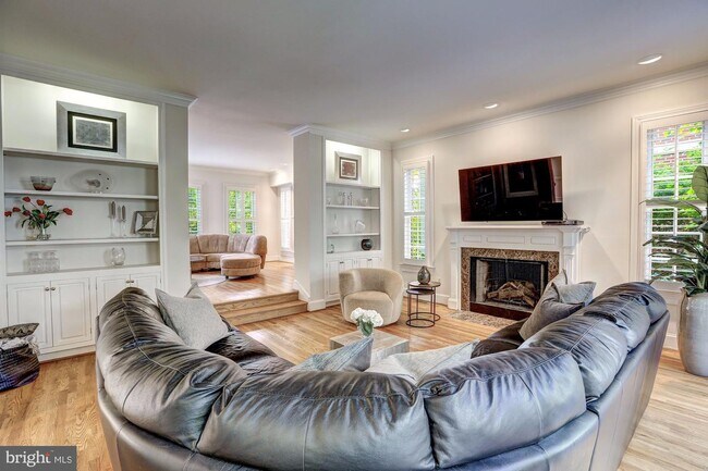 Foto del edificio - 1620 Foxhall Rd NW