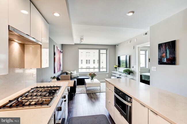 Building Photo - 1311 13th St NW