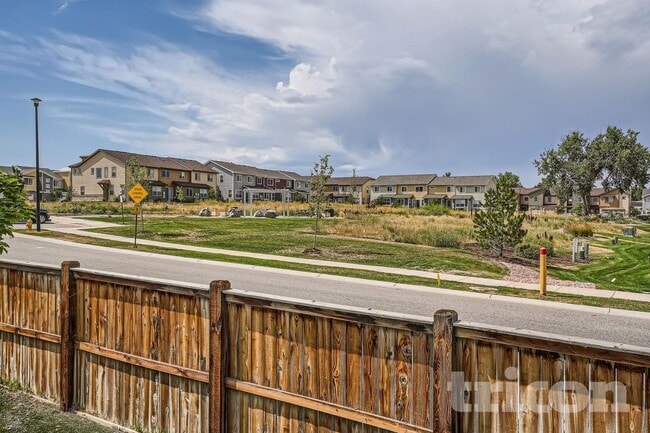 Building Photo - 4363 E 96th Way