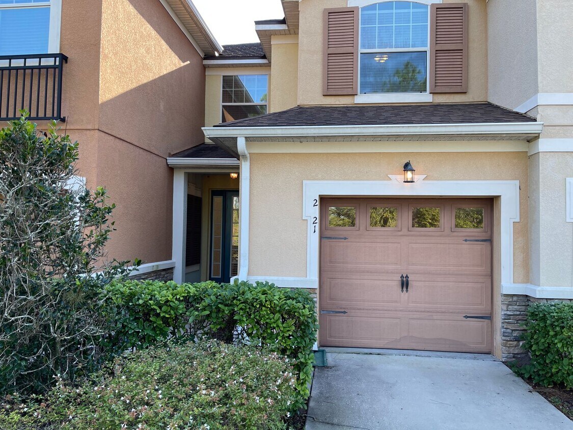 Primary Photo - 2121 Victoria Glen Dr