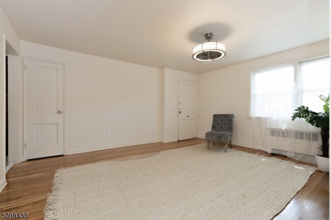 Building Photo - 364 Orange Rd