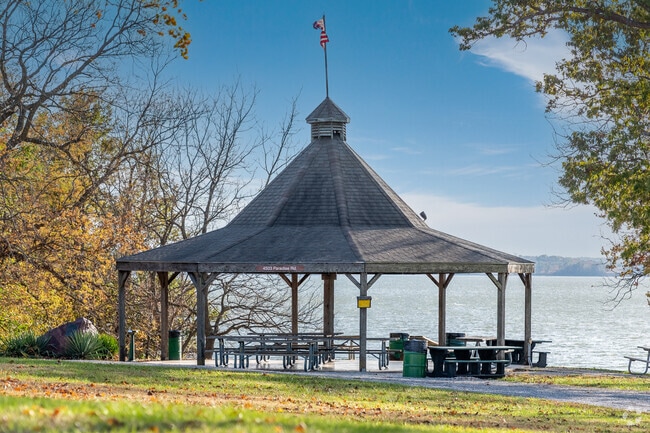 Smithville Lake offers many lakeside shelters for friends and families.