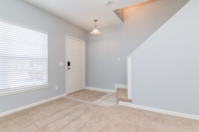Foto del edificio - RENT BY MAY 15TH and RECEIVE 2 WEEKS OFF Y...