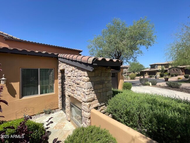 Building Photo - 12035 W Red Hawk Dr