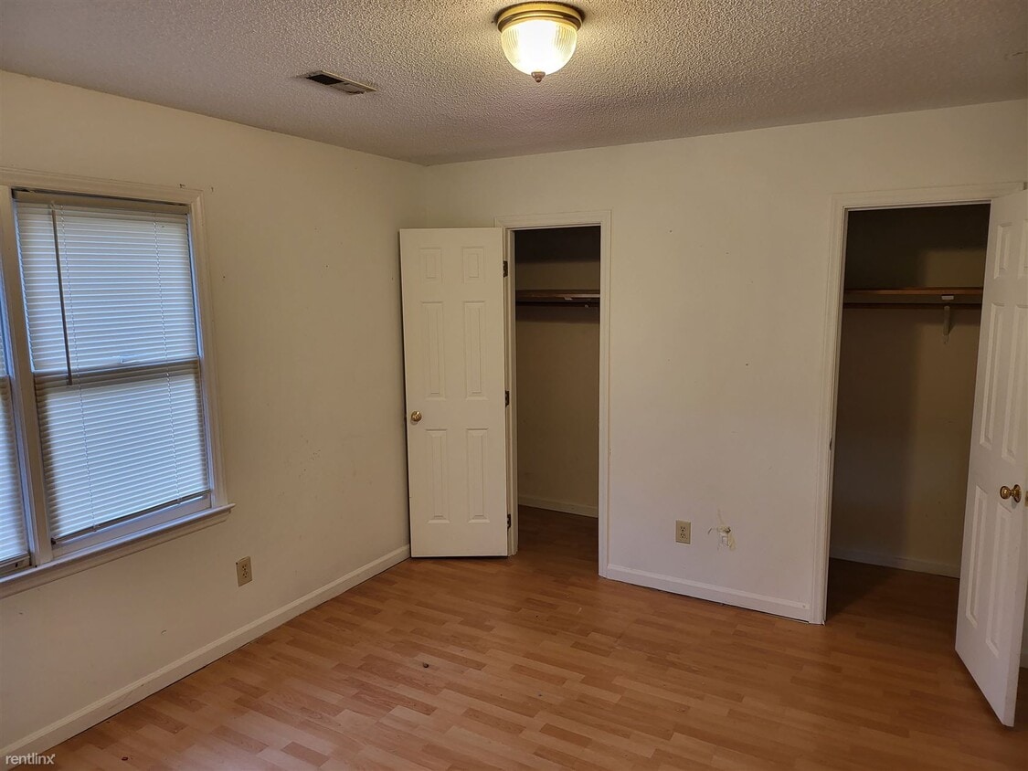 Building Photo - Room for Rent, 1.5 bath House - 5509 Conti...