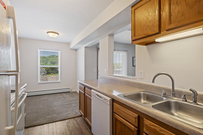 Building Photo - Highpointe Apartments