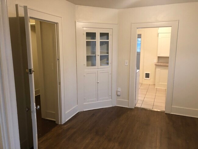 Foto del edificio - 668 Jefferson St