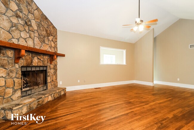 Building Photo - 5554 Emerald Way