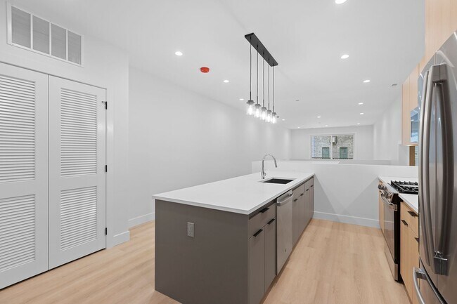Foto del edificio - 904 W Dakin St