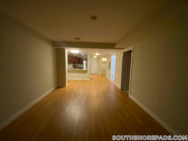 Building Photo - 20 Pond St