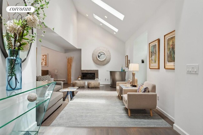 Building Photo - 500 Bridgehampton-Sag Harbor Turnpike