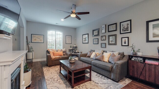 Building Photo - 512 Harpeth Park Dr