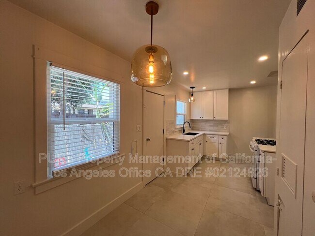 Foto del edificio - 629 W 23rd St