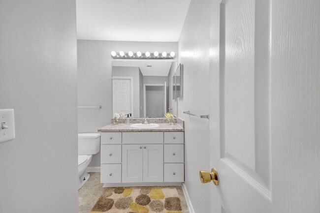 Building Photo - Spacious 1 Bedroom at Georgetown