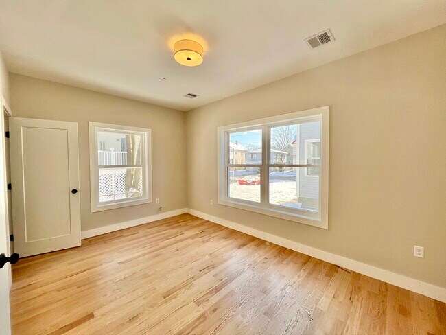 Foto del edificio - 140 Arlington St