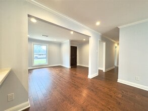 Building Photo - 1415 Mapleton Dr