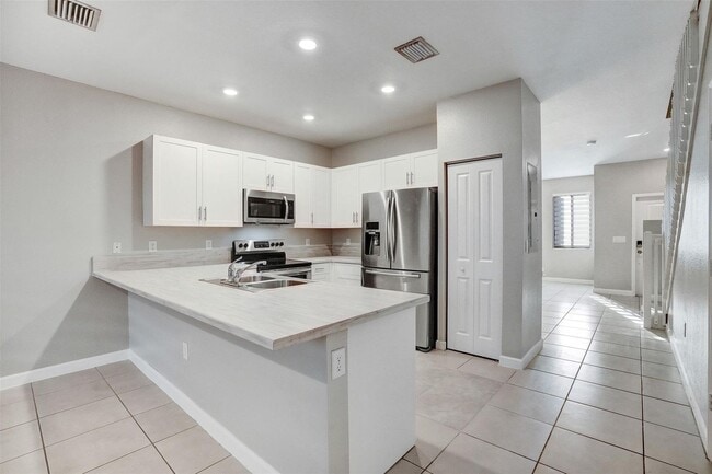 Foto del edificio - 389 NE 208th Terrace
