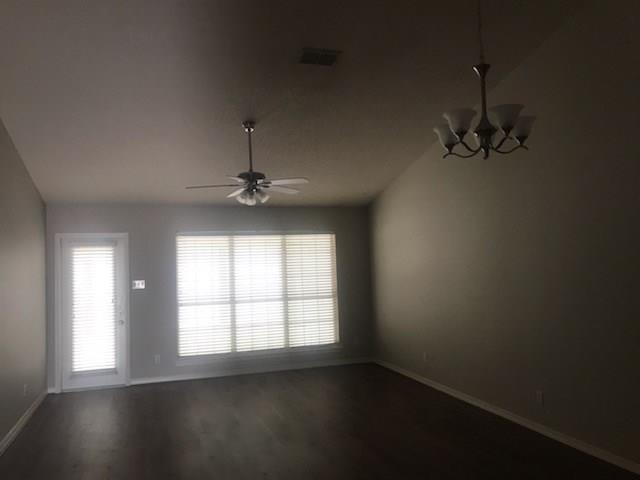 Foto del edificio - 326 Spring Lake Dr N