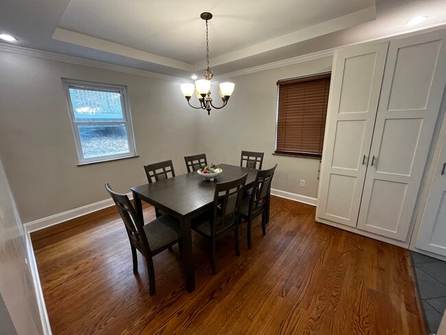 Building Photo - 1838 Oakridge Dr