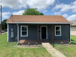 Building Photo - 1205 I Ave