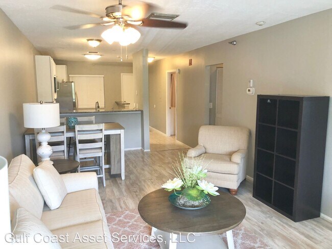 Building Photo - 2124 N Tamiami Trail