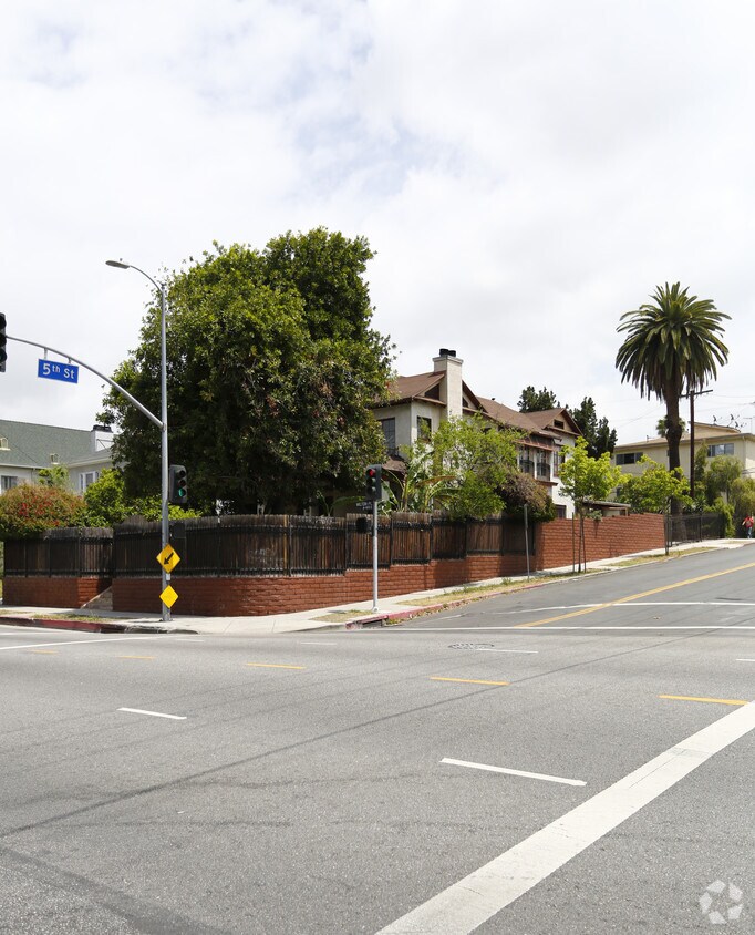 Primary Photo - 456 S Wilton Pl