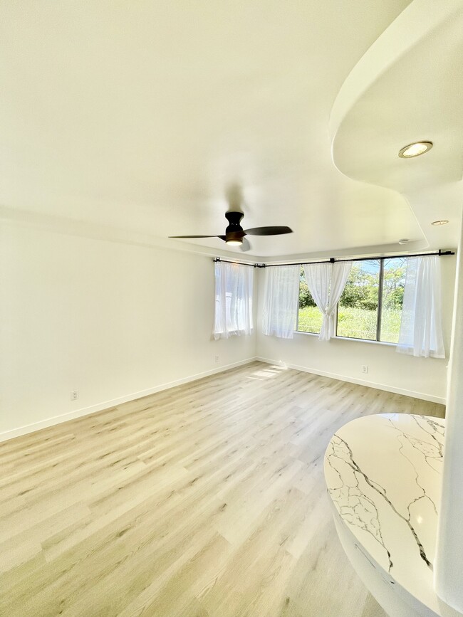 Living room - 95-701 Lanikuhana Ave