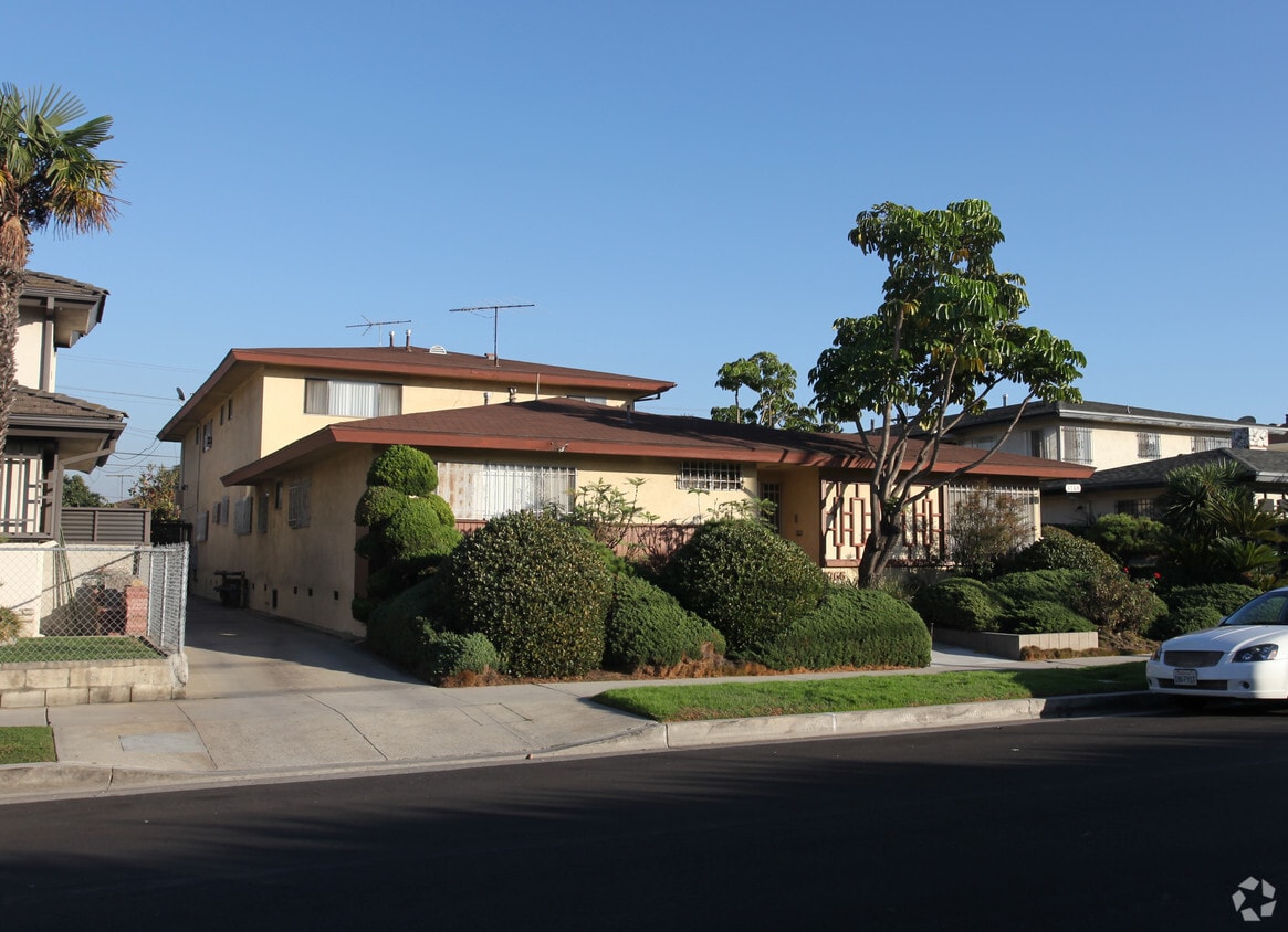 3768 S Bronson Ave, Los Angeles, CA 90008 Apartments in Los Angeles