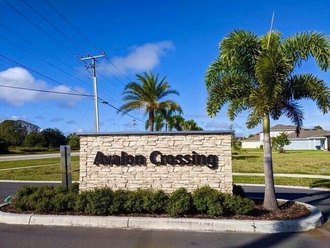 Building Photo - 605 Lychee Ln