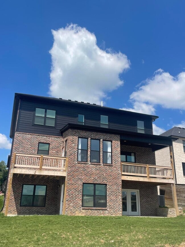 Building Photo - 4266 Captains Ct